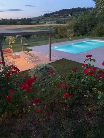 Rina בית הארחה 4*