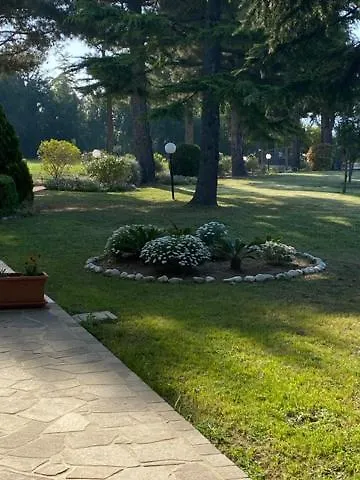 Rina בית הארחה 4*